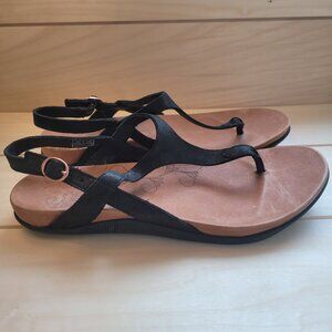 Ahnu Women's Black Thong Sandal Size 7